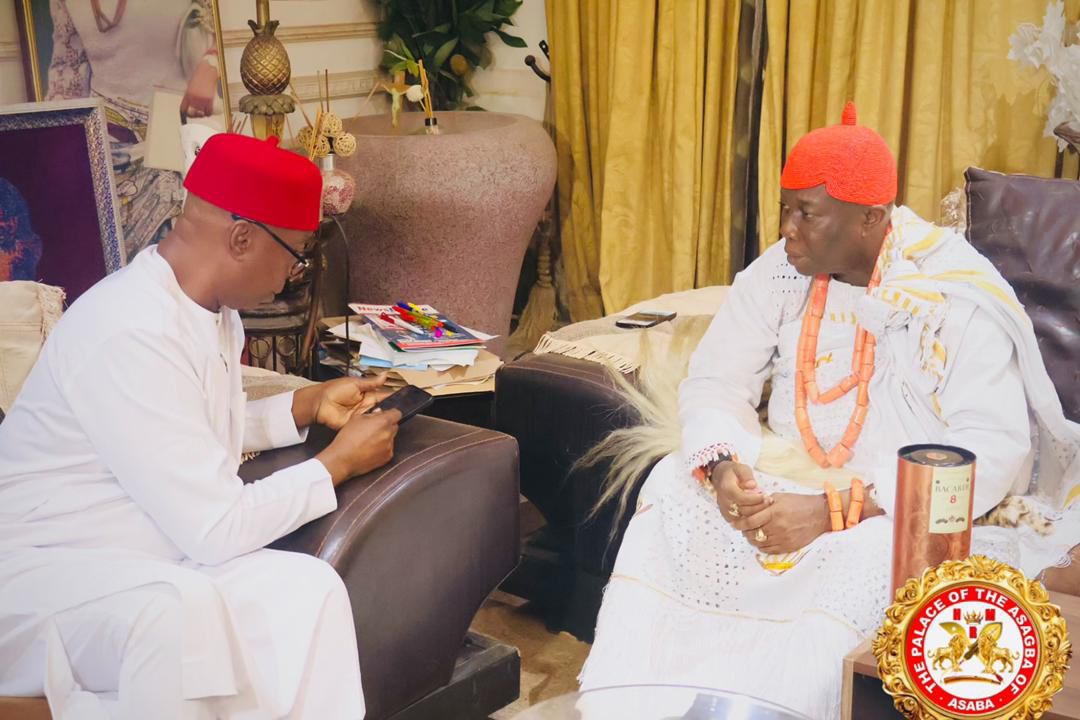 The Asagba of Asaba in his Palace on Sunday, received, most distinguished Senator, Prince Ned Nwoko [ <a href="/Prince_NedNwoko/">Senator (Dr.) Prince Ned Nwoko</a> ]

The Senator representing Delta North Senatorial District, accompanied by a large entourage.

Among them were some traditional rulers from Anioma.