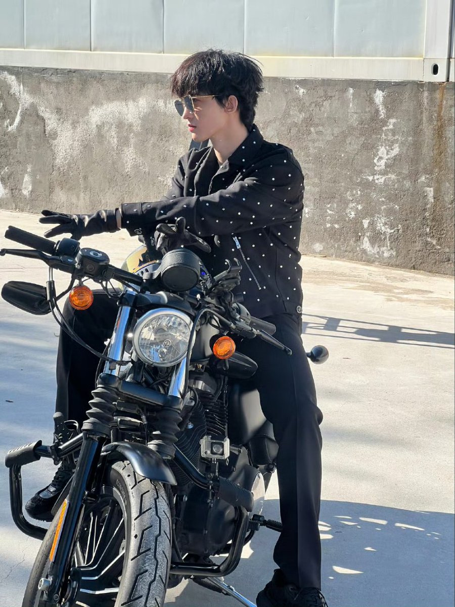 TalesRiver's tweet photo. #常华森  weibo update
Caption : 我刚选了图结果没发出去 ​​​
weibo 常华森
#changhuasen #ซูชางเหอ #ฉางหัวเซิน 
⬇️ https://t.co/sbaVL7ySqo