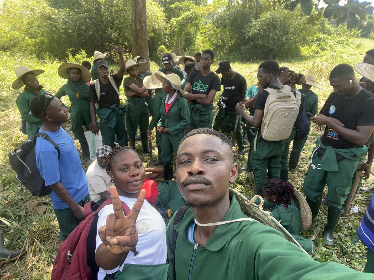 adetowealth1404's tweet photo. Once upon a farmer 👨‍🌾
Diary of a farmer and her farm 👩‍🌾💚

📸 @alabi_brand shot it

#D’Farmers
#fpy
#Farmpracticeyear 
#funaabtwitter https://t.co/V4qcRHaa3x