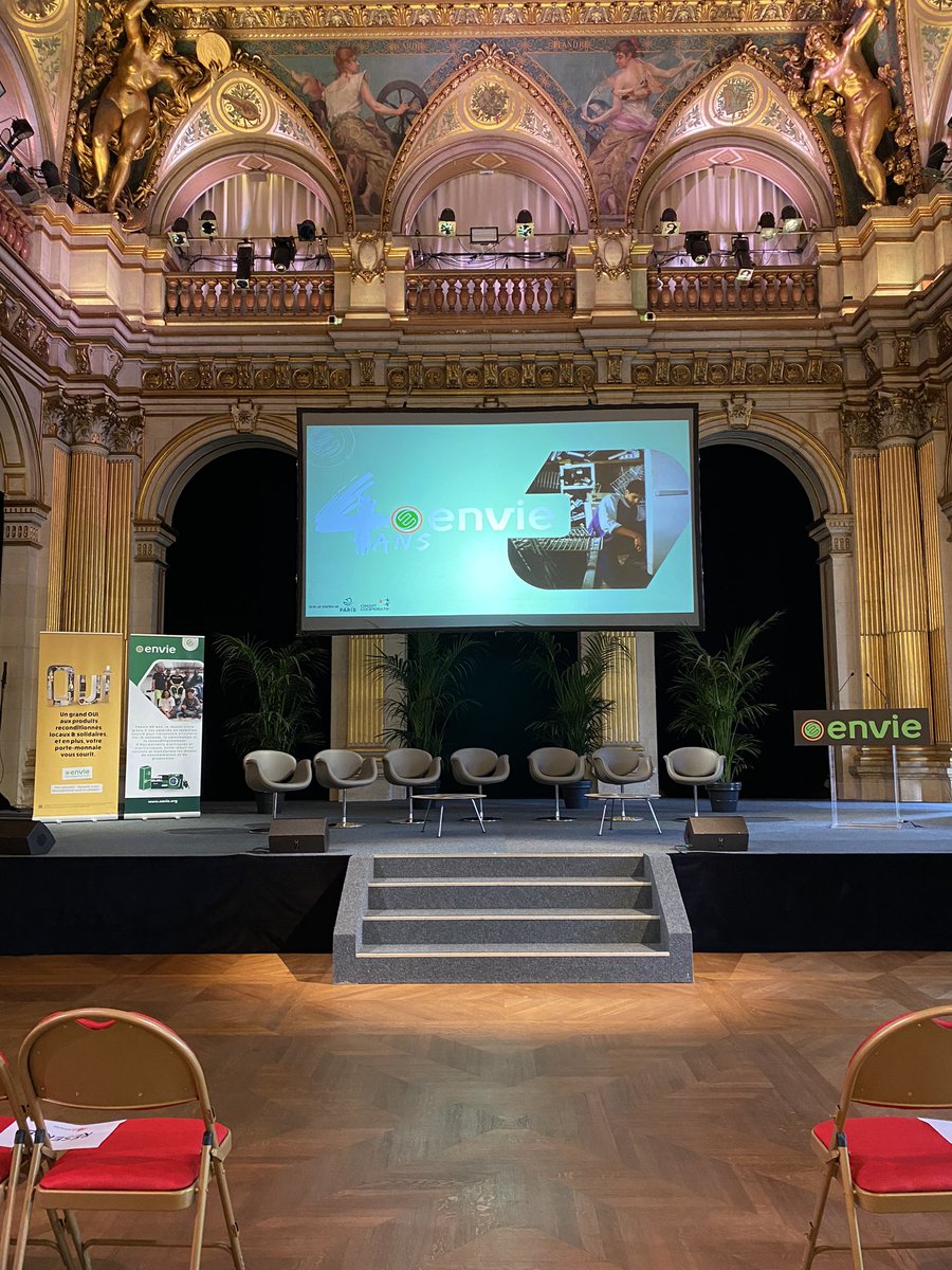 Envie_org's tweet photo. 📆 #40ansEnvie : en direct depuis l’Hôtel de Ville de @Paris ! Dès 14h, suivez avec nous cet événement célébrant 40 ans d’engagement pour une économie solidaire et circulaire 🌍💚 
 
🎤 Avec la participation de @NoraHamadi pour l'animation de nos temps forts. https://t.co/PS2kmfNJxP