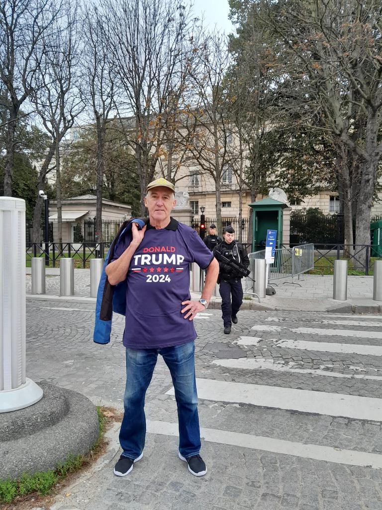 MToomim's tweet photo. We the People of the United States of America will take back our country tonightโ๏ธ๐ช๐บ๐ธ!! People all over the world stand with us. Here's one in Paris, outside the Elysee Palace. #Toomim4congress #ElectionDay #WeThePeople https://t.co/V6WYMgMkjk