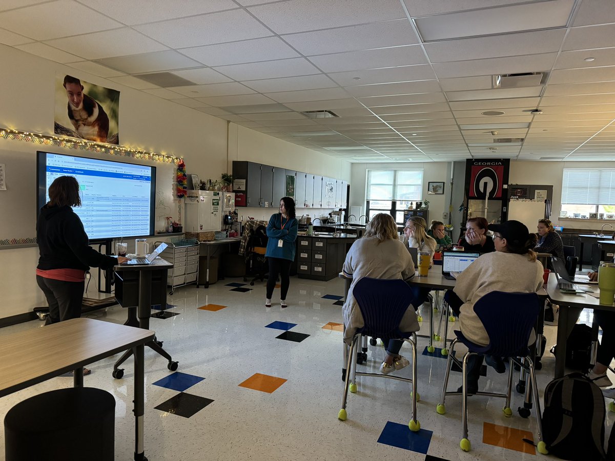 Dr_Shelmire's tweet photo. PD in full swing at NPHS! Thank you to all of our presenters this morning! ๐งก๐ #WSDLearns https://t.co/vdmbAu503d