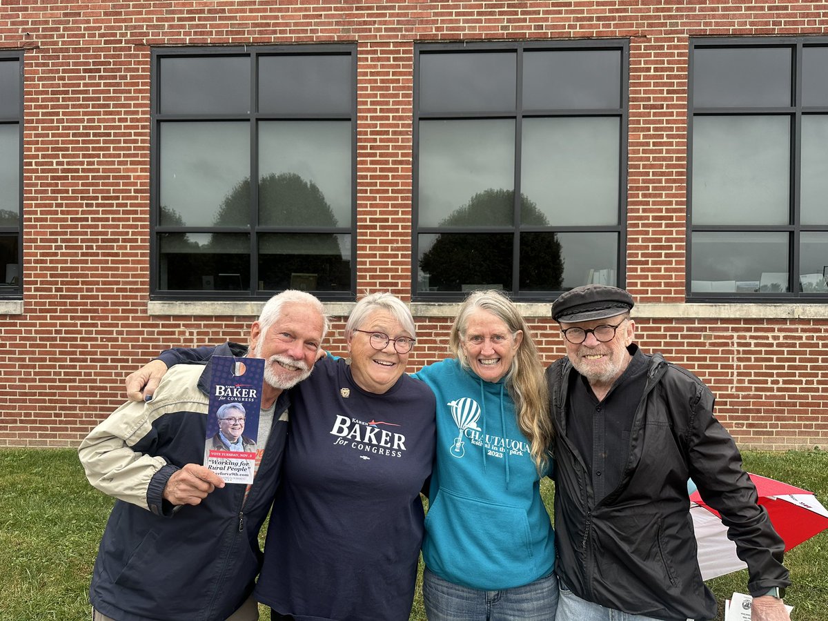 Stopped in Wytheville to see the poll greeters and talk to voters! The momentum is REAL!