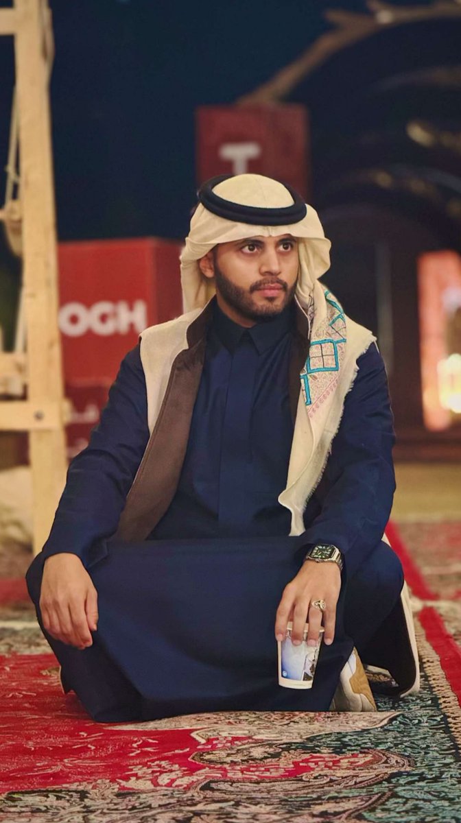 طلتك مثل القمر بين الغيوم 
مالك شبيه الا القمر في طلوعه❤✨
#جوخ_في_كشمير ||<a href="/spaaiki04/">سبايكي</a>