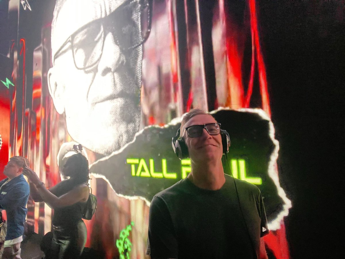 DJ Tall Paul (@djtallpaul) on Twitter photo Massive room for massive vibes… big up to all that made that <a href="/Mamboibiza/">Cafe Mambo Ibiza</a> a memorable one, shout out <a href="/sebfontaine/">seb fontaine (Reflekt)</a> and <a href="/therealgokwan/">Gok Wan MBE 🌈</a> for bringing the heat all night long… always a pleasure ☄️ Massive room for massive vibes… big up to all that made that <a href="/Mamboibiza/">Cafe Mambo Ibiza</a> a memorable one, shout out <a href="/sebfontaine/">seb fontaine (Reflekt)</a> and <a href="/therealgokwan/">Gok Wan MBE 🌈</a> for bringing the heat all night long… always a pleasure ☄️