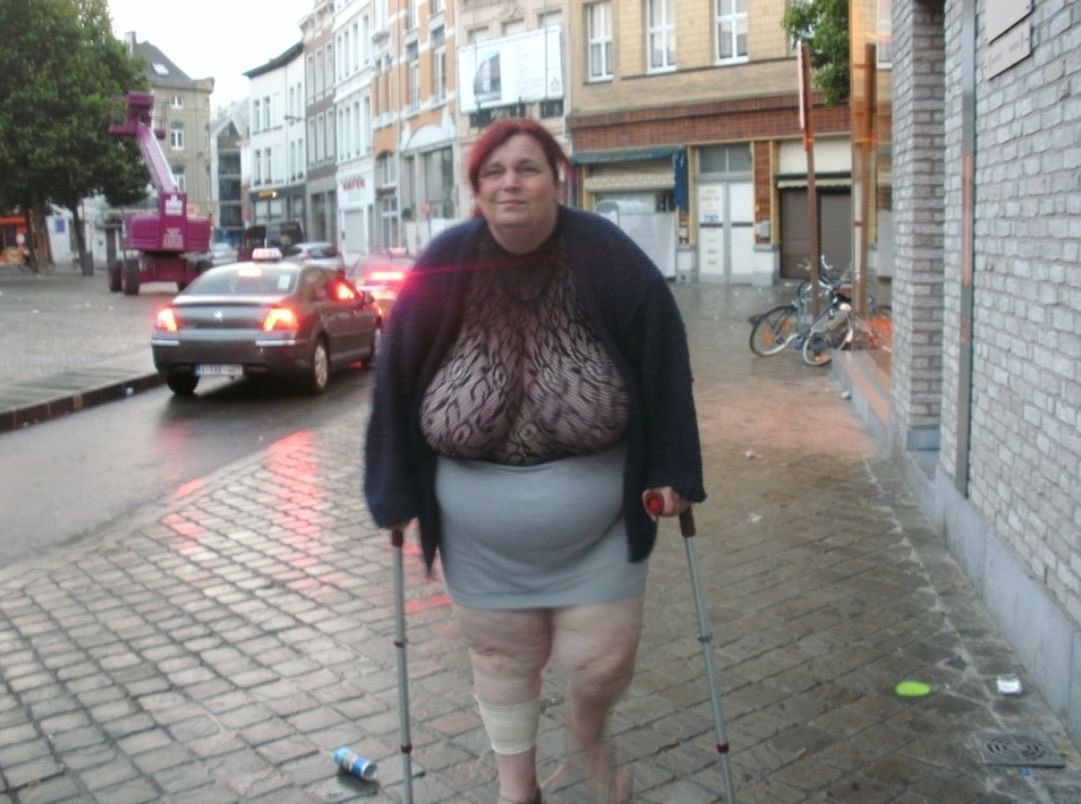 BZ530115762975's tweet image. Uiers van @ChantWhite