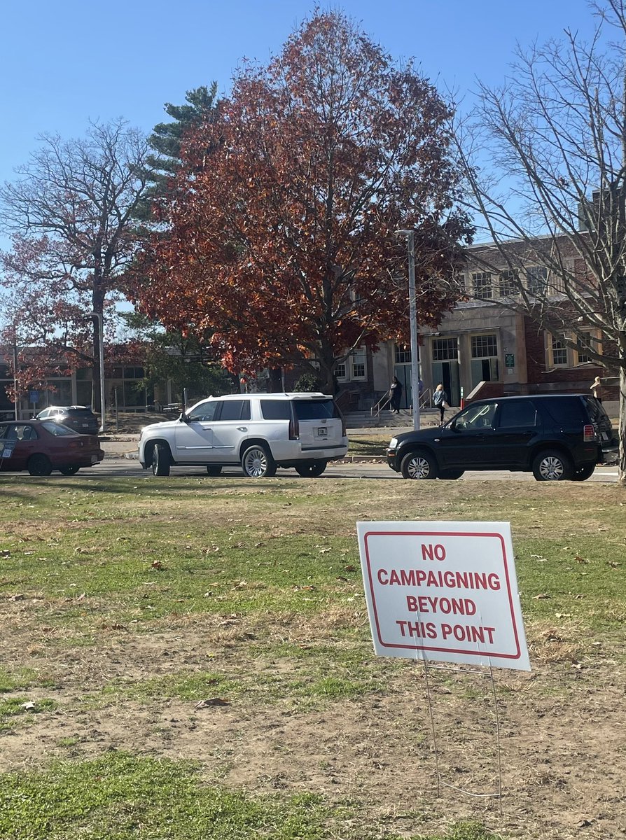 howjuliaseesit tweet media