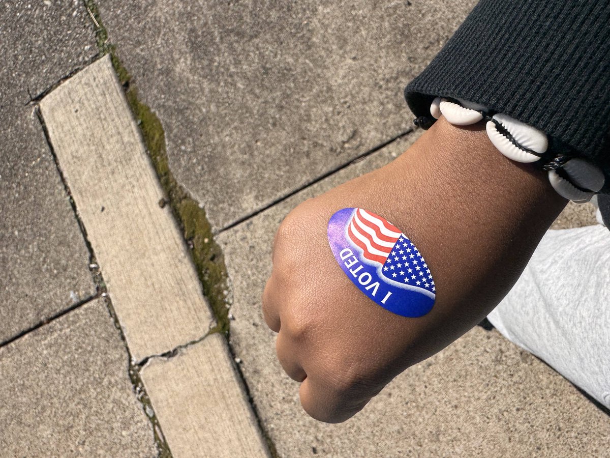 Pitt Social Work (@pittsocialwork) on Twitter photo Use your voice! <a href="/PittCRSP/">Center on Race and Social Problems</a> Program Manager Milencia Saintus voted! You have until 8pm today Use your voice! <a href="/PittCRSP/">Center on Race and Social Problems</a> Program Manager Milencia Saintus voted! You have until 8pm today