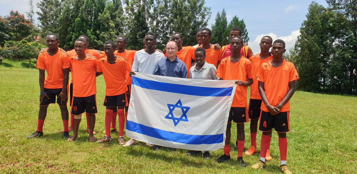AmbRonAdam's tweet image. Improving the world. Together.
@OLAMtogether is a network of Jewish individuals and organizations committed to international development and humanitarian aid.
Here is my interview with Olam:
olamtogether.org/news-views/glo…