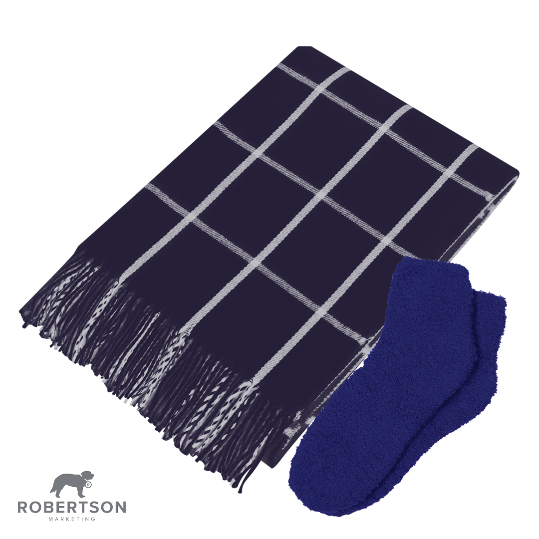 CrissyManwaring's tweet photo. Wrap your gift recipients in cozy comfort with our Holiday Bliss Gift Set, featuring luxuriously soft throw blanket with elegant fringed edges—and irresistibly plush Fuzzy Socks, this set is designed for ultimate relaxation. https://t.co/tmnEbZ0hNJ