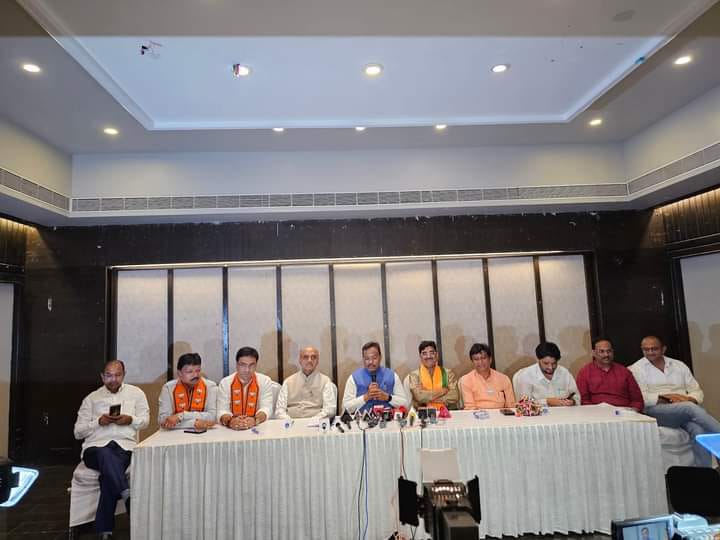 Ajaz Deshmukh.(Modi Ka Privar) tweet media