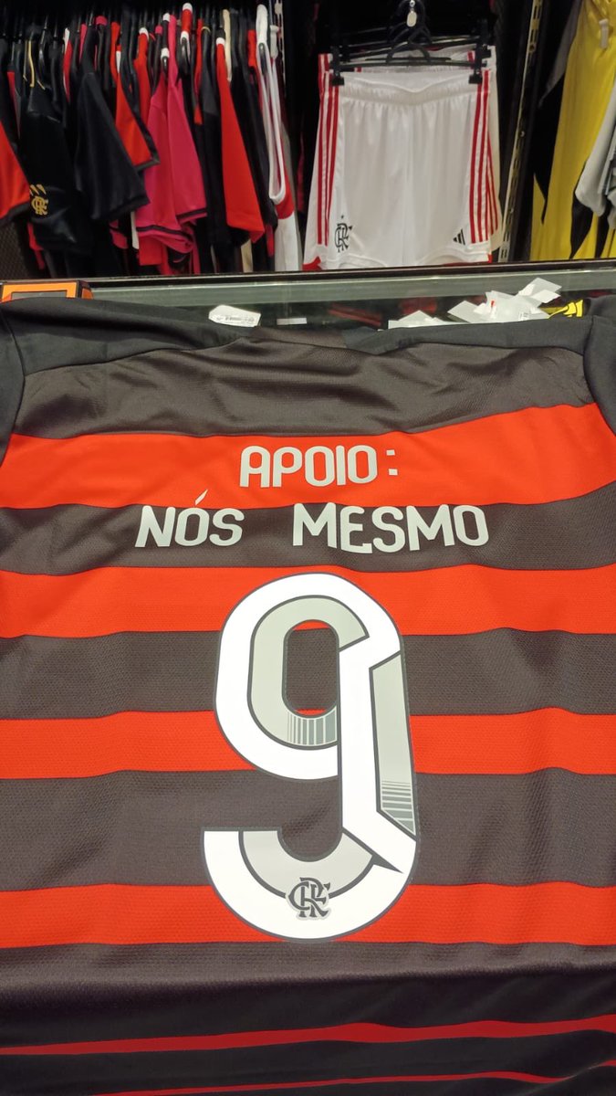 Reisrz's tweet photo. Silencio, acabei de lançar a maior camisa de todos os tempos https://t.co/zwTLZSwHbS
