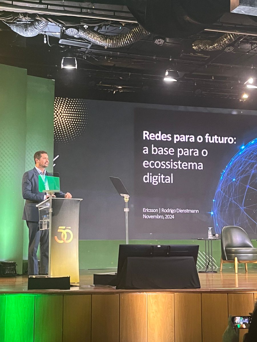 A evolução da rede 5G segue se desenvolvendo para atender o futuro das telecomunicações. No dia de abertura do Painel TeleBrasil, nesta terça-feira (5), Rodrigo Dienstmann, apresentou o tema “Redes para o futuro: a base para o ecossistema digital”. Veja alguns flashes 📷💥