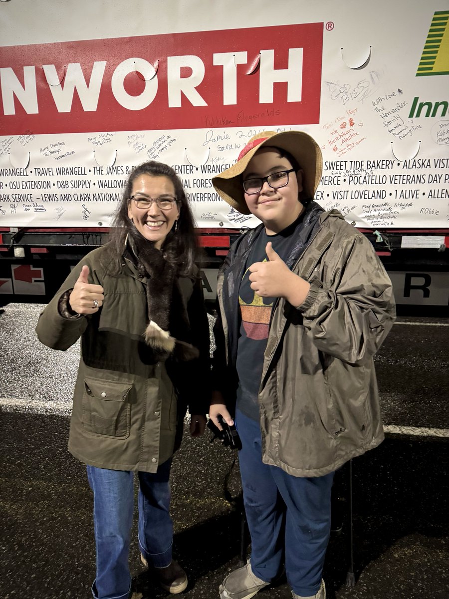 A mini photo dump from the Capitol Christmas tree send off for Election Day! 

#MaryPeltola #Alaska #ElectionDay