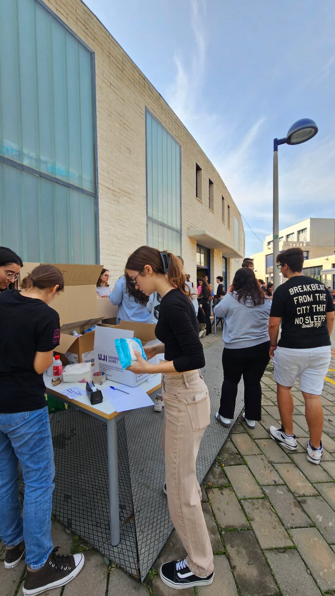 📢 Des de l'UJI llancem la campanya UJISolidària: Acció per València amb l'objectiu de canalitzar l'impuls solidari de la nostra comunitat i fer que l'ajuda arribe als afectats per la #DANA.

i.mtrbio.com/lvhadxwaxe