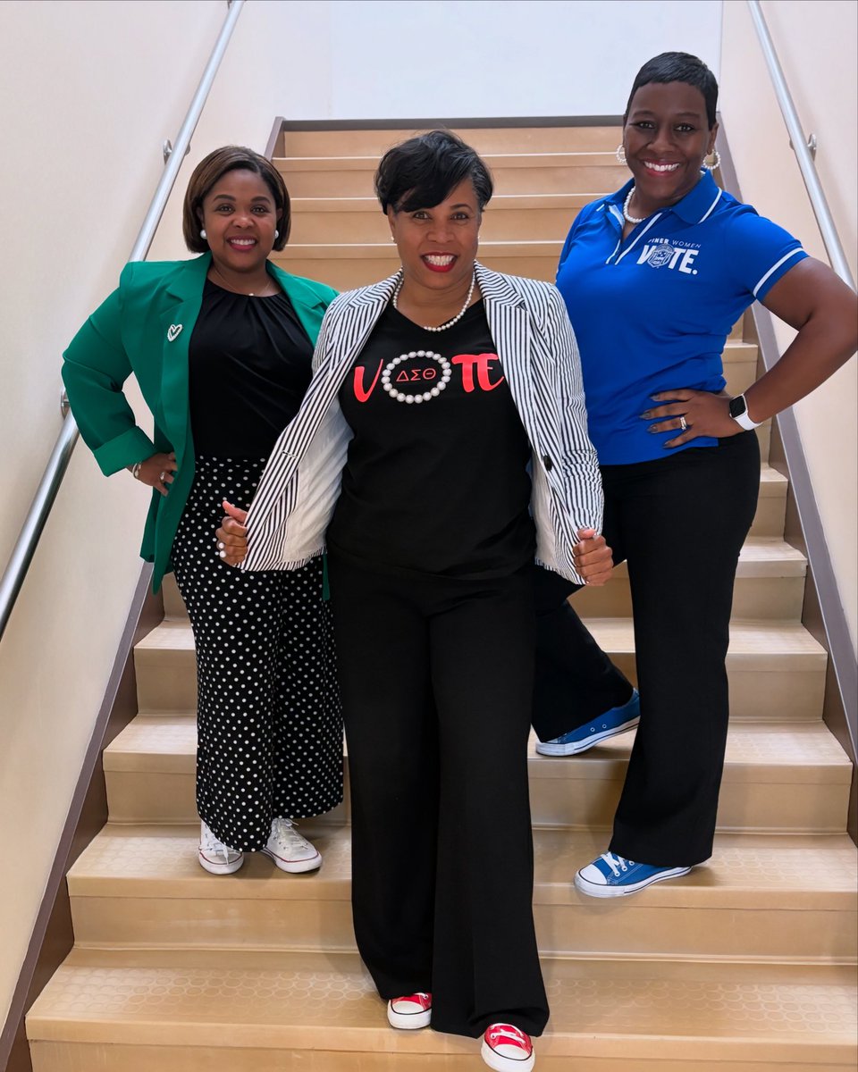 DrTiffanyWilson's tweet image. Go VOTE! 🗳️ 

That’s it…that’s the post! ☺️