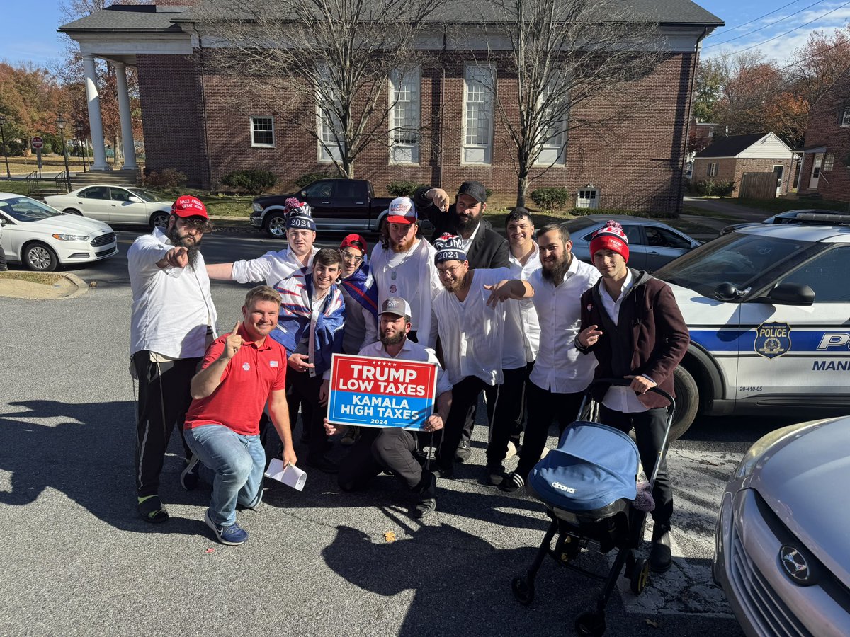 tchris82's tweet image. Just met a great group of young men excited to vote for @realDonaldTrump. This group was threatened by the judge of elections in Lancaster Township District 5, when I asked what they were doing her response was “swagger”…..
#MAGA2024 #MAGA