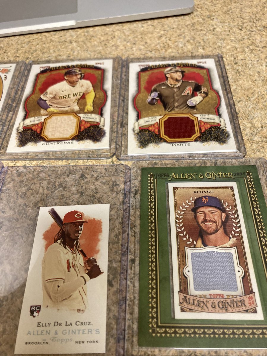 mundaneworld's tweet photo. Hotel rips! 3 hobby boxes of Ginter, 2 blasters. Bowman Chrome Hobby (I can’t resist box #3), and 1 Topps Chrome Blaster. @CardPurchaser #workfromeverywhere #falltour more pics in comments. https://t.co/FNny2HoorJ