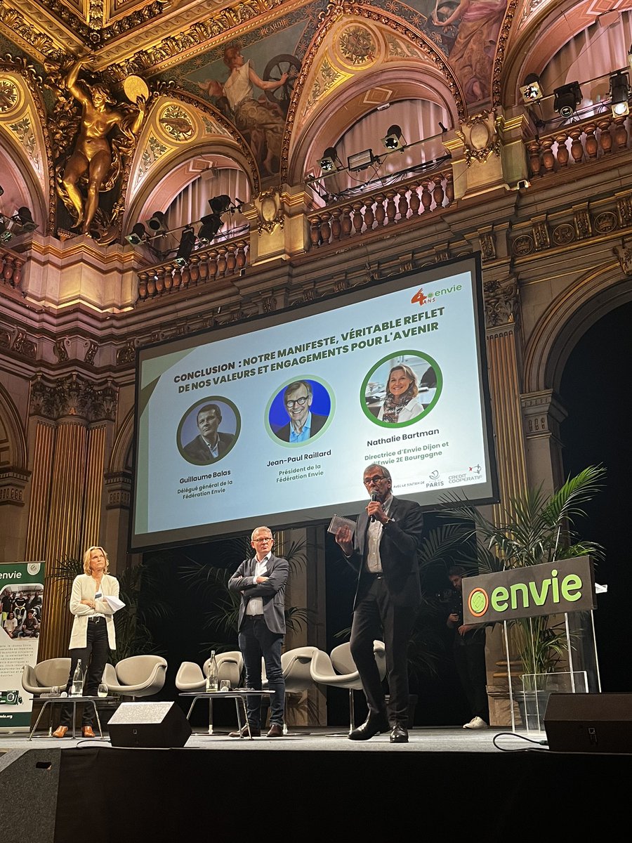 Fédération ENVIE 🍃 (@envie_org) on Twitter photo Conclusion avec les interventions de <a href="/JPaulRaillard/">Raillard Jean-Paul</a> (Président <a href="/Envie_org/">Fédération ENVIE 🍃</a>), <a href="/BalasGuillaume/">Guillaume Balas</a> (DG <a href="/Envie_org/">Fédération ENVIE 🍃</a>), et Nathalie Bartman (Directrice Envie Dijon / 2E Bourgogne), représentant l’ensemble du réseau Envie, pour présenter au public notre manifeste ! 🙌
#40ansEnvie Conclusion avec les interventions de <a href="/JPaulRaillard/">Raillard Jean-Paul</a> (Président <a href="/Envie_org/">Fédération ENVIE 🍃</a>), <a href="/BalasGuillaume/">Guillaume Balas</a> (DG <a href="/Envie_org/">Fédération ENVIE 🍃</a>), et Nathalie Bartman (Directrice Envie Dijon / 2E Bourgogne), représentant l’ensemble du réseau Envie, pour présenter au public notre manifeste ! 🙌
#40ansEnvie