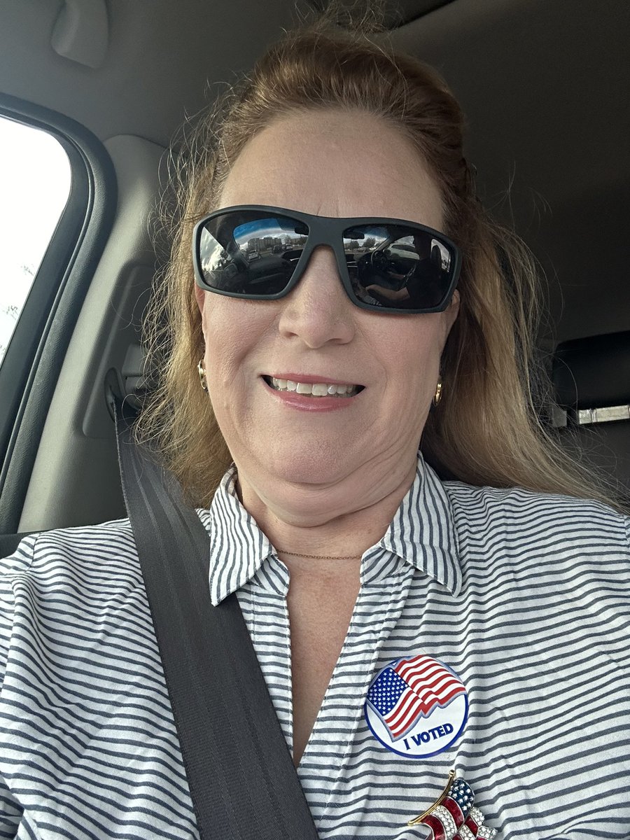 Just voted for our first female US President!!! #Kamala #democracy 💙🇺🇸💙