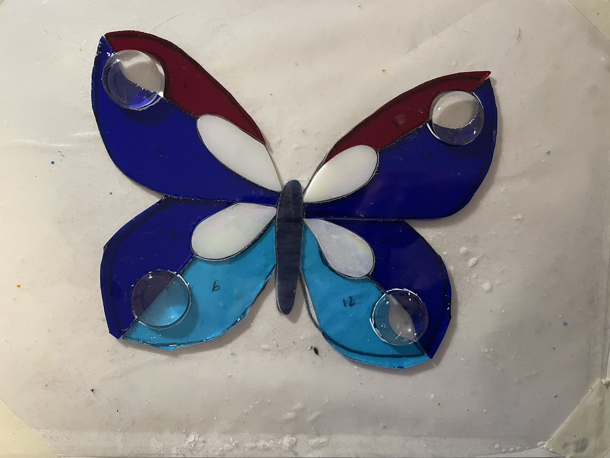 Sometimes crawling is better than rushing things … or so they say 🤣…
.
.
.
.
#glassart #glass #butterfly #stainedglassart