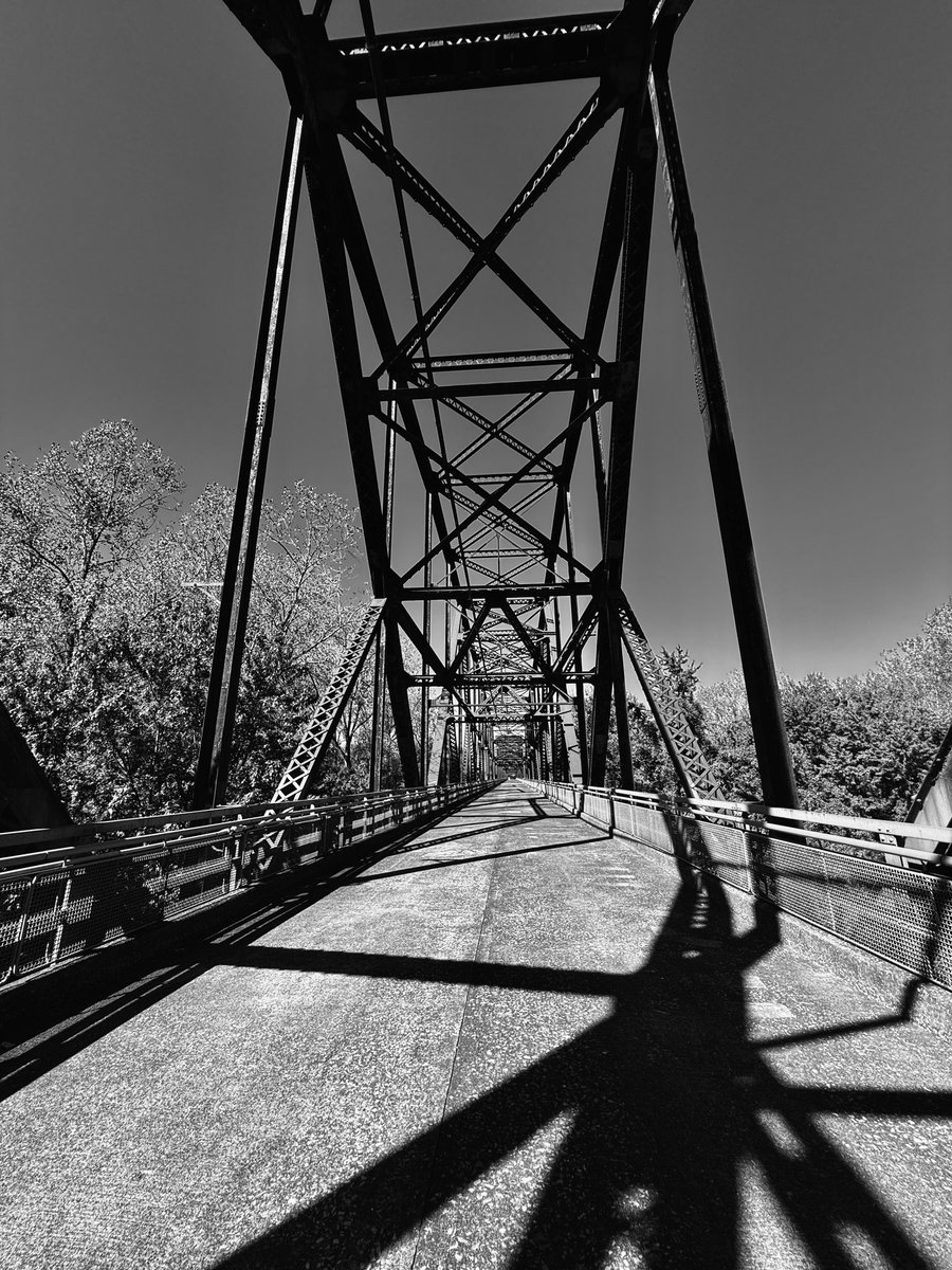 vintiga's tweet photo. Chain Of Rocks Bridge

#ChainOfRocksBridge #ChainOfRocks #Bridge #Outside #WalkAbout #Photography #PhotographyIsArt #BlackAndWhite #BlackAndWhitePhotography #ShotOniPhone #iPhone #iPhone16 #iPhone16ProMax https://t.co/h23sVEb5ib