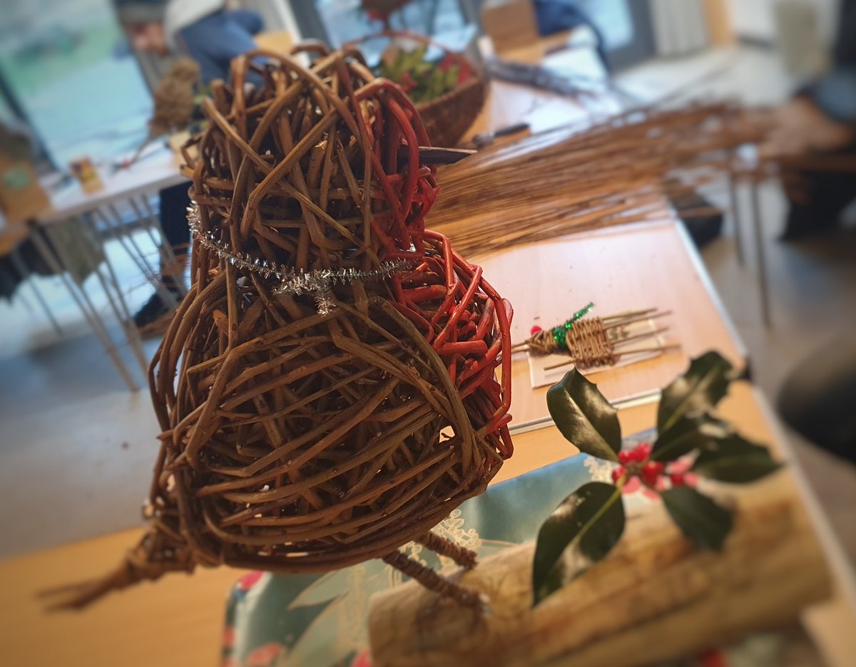 Make a Christmas willow robin at Samphire, Saturday 30th November 10.00am - 3.30pm whitecliffscountryside.org.uk/events/whats-on