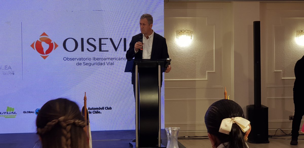 conaset's tweet image. #AgendaMTT | Ministro de Transportes y Telecomunicaciones, Juan Carlos Muñoz, saluda a las y los miembros del @Programa_OISEVI, recalcando la importancia de la colaboración internacional e interinstitucional para reducir y prevenir más muertes en el tránsito. #MovámonosSeguros