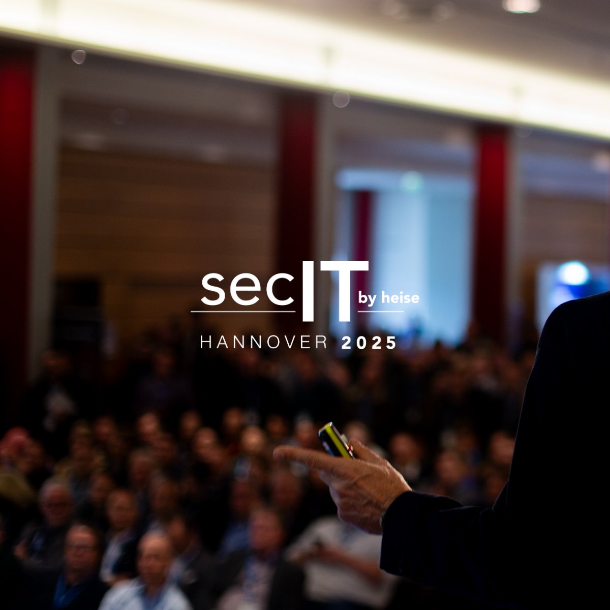 Informiert euch rund um das Thema Cyber-Security!
3 Hallen, 4 Bühnen, über 100 Austeller und ein Vortragsprogramm, zum Großteil ausgewählt von den Redaktionen der iX und der c't. ​Sichert euch ein Blind-Bird-Ticket oder ein kostenfreies Sponsored-Ticket: heise.de/s/blN1Y