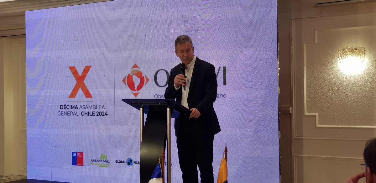 #AgendaMTT | Ministro de Transportes y Telecomunicaciones, Juan Carlos Muñoz, saluda a las y los miembros del <a href="/Programa_OISEVI/">OISEVI</a>, recalcando la importancia de la colaboración internacional e interinstitucional para reducir y prevenir más muertes en el tránsito. #MovámonosSeguros