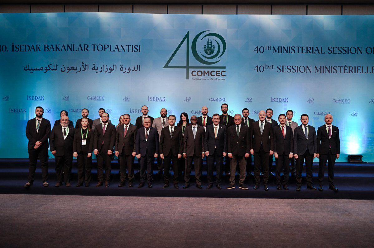 İstanbul’da gerçekleştirdiğimiz 40. İSEDAK Bakanlar Toplantısı’nı, iki gün boyunca süren istişarelerimizin ardından tamamladık. İslam dünyasına yönelik kalkınma odaklı programları hayata geçiren bu kıymetli Komitenin, nice 40 yıllara ulaşmasını diliyorum.

Sayın