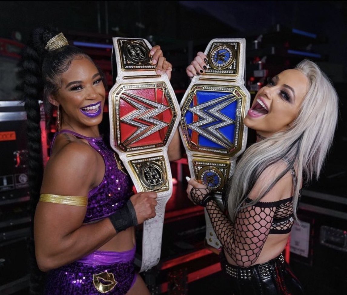 PrxnceDub's tweet photo. @BiancaBelairWWE @j_smoove809 The good ole days… smh #fakEST https://t.co/o51AOzjt0b