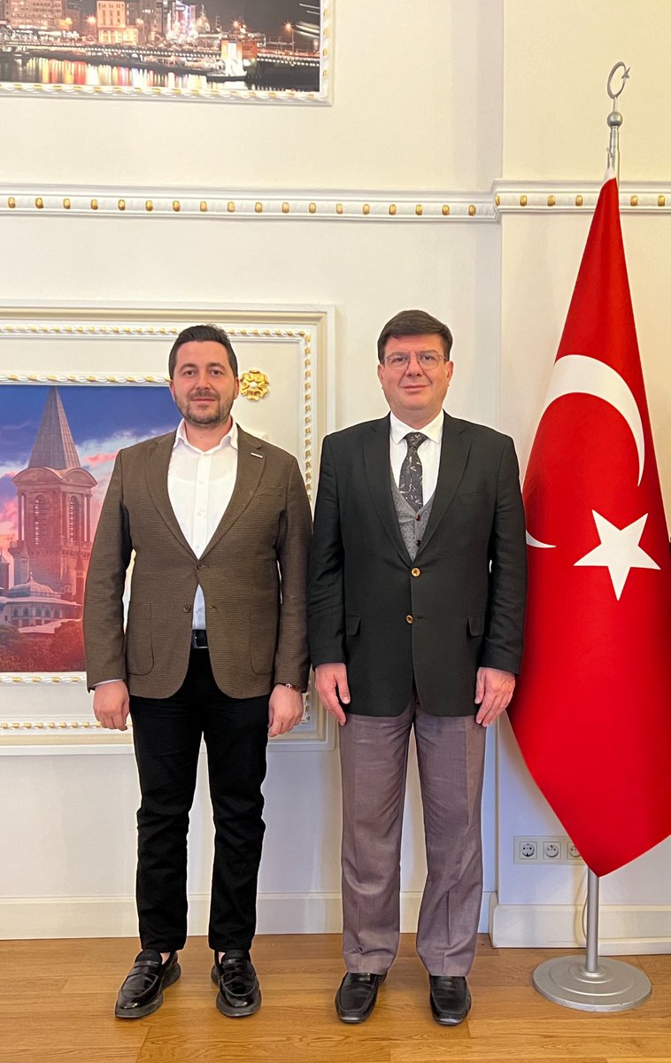 İstanbul Vali Yardımcımız Dr. Mehmet Hüseyin Nail Anlar’ı makamında ziyaret ettim. Güzel sohbetleri için kendilerine teşekkür ederim. <a href="/kayseriaskon/">ASKON Kayseri</a>