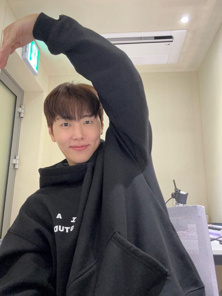 Re_SHaaaaAA's tweet photo. 재윤이가 보내준 하트 제가 시원하게 쏩니다 https://t.co/q8WqjVExJ2