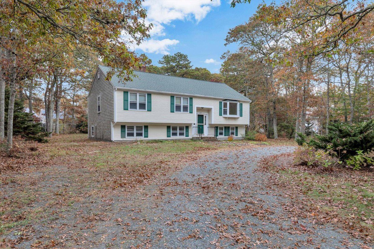 TodayRealEstat3's tweet photo. 1247 Long Pond Road, Brewster, MA 02631 just hit the market!
Take a look at this awesome space: https://t.co/Brrz01JbCW 
Listing Agent:  Michael Lotane
#TodayRealEstateCapeCodLiving #TodayRealEstateHomeTeamAdvantage https://t.co/gkWl5UzsBz