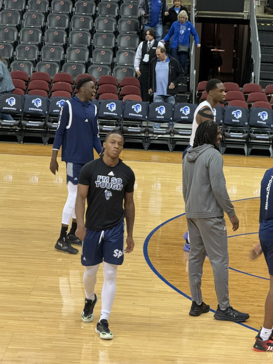 Game 1️⃣ of the 24-25 season/made the trip to the <a href="/PruCenter/">Prudential Center</a> to support our guy <a href="/S3Jakai/">jakai.s3</a> from <a href="/EagleAcademyBK/">Eagle Brooklyn Basketball</a> and his 🦚’s. Good, physical game. Jakai’s first college points came on a catch and shoot 3 w 7:39 remaining in the 2nd half to take a 4 pt lead. #CollegeBasketball