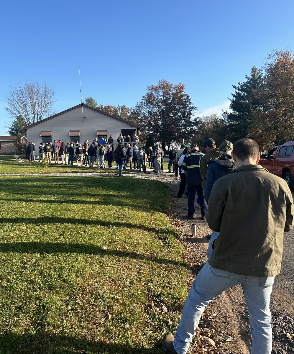 JackPosobiec's tweet photo. HUGE line at Biglerville PA near Gettysburg. Rural. Solid red. Almost all male

Men are showing up https://t.co/WOcPhVvJbm