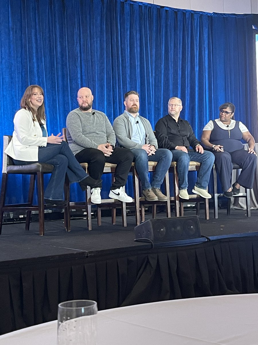 stevegreenblatt's tweet photo. Kicking off Day 1 of #totaltech24 is a great discussion on Entrepreneurial Frameworks for running a business efficiently and effectively. #avtweeps @brittdice @truenorthjarrod @ShawnHansson @TheAl3xFortin https://t.co/KgXRlYVc0t