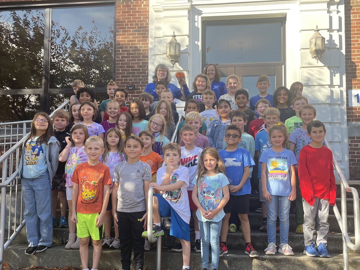 Nye represented at the Scarecrow Contest this Halloween!! Nice job!!