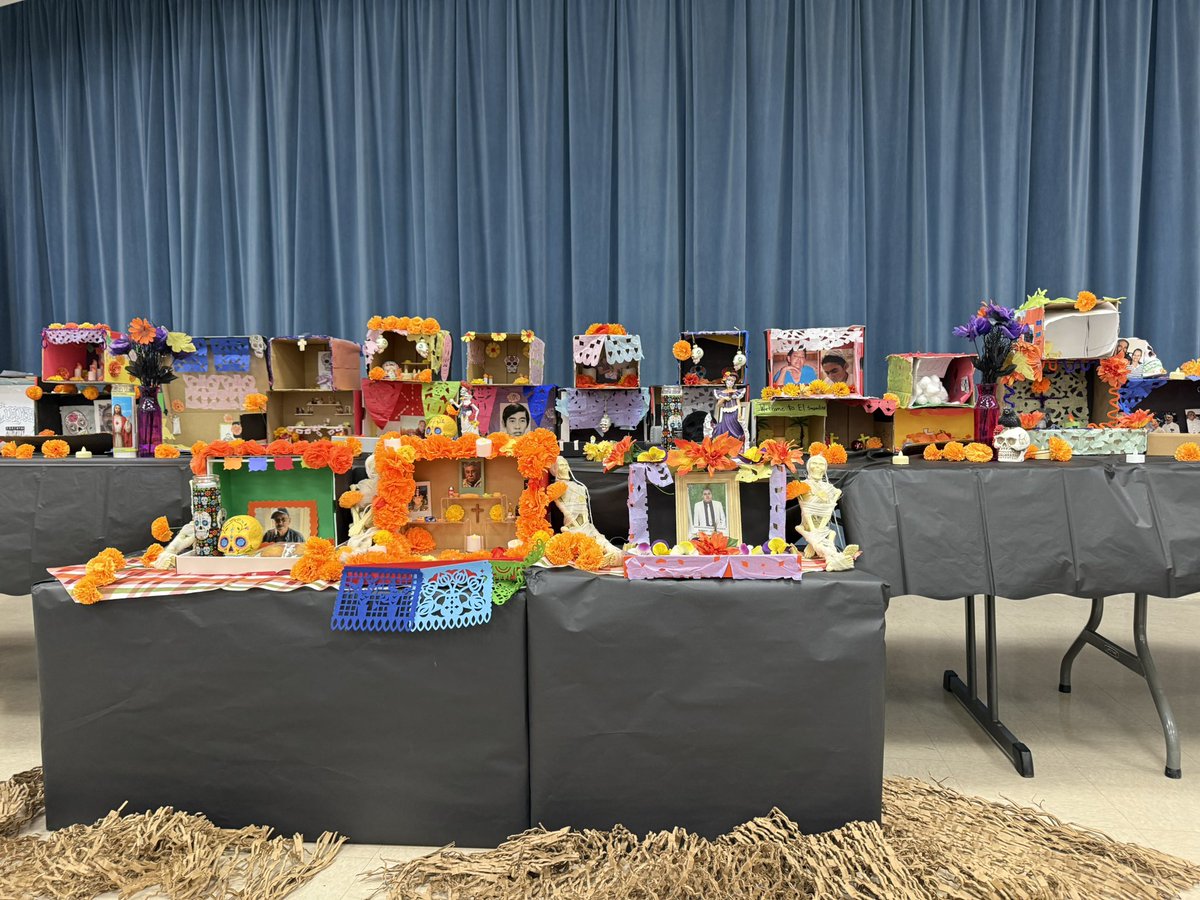 StonecreekJHS's tweet photo. Thanks to the dedication and creative skills Ms. Viera’s #spanish class, the #StonecreekStampede was able to view these mini ofrenda’s made by #Stampede #students and learn about #DiaDeLosMuertos . #ThisIsAVID #AVIDforPossibility #PBVUSD #Inspire #Equip #Enrich #StampedeFamily https://t.co/k9TWpPZmoR