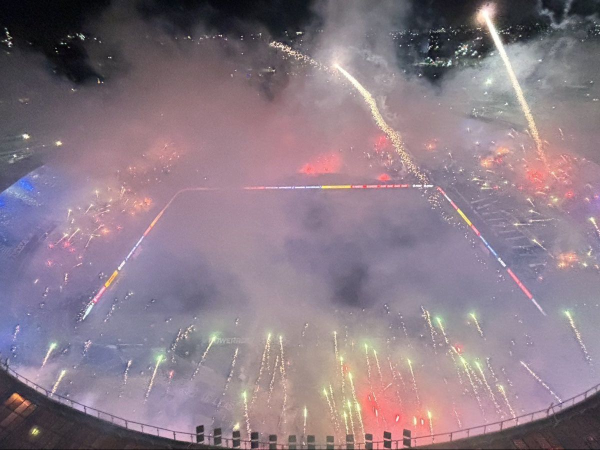 Nos condenan por ser felices y vivir una noche soñada ! Aguante <a href="/RacingClub/">Racing Club</a> carajo ! Aprevide Vigilante .