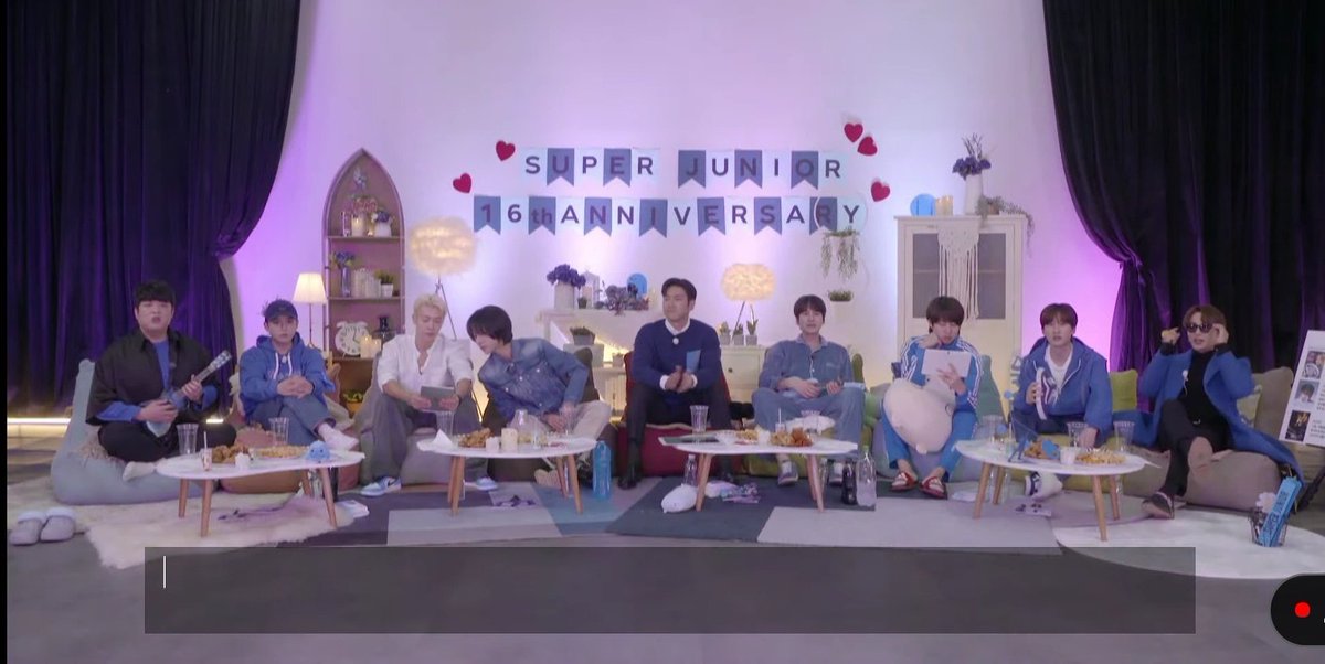 haewookfocus's tweet photo. Super Junior's anniversary live

2021                                     2024 https://t.co/gfWLvEdCu3