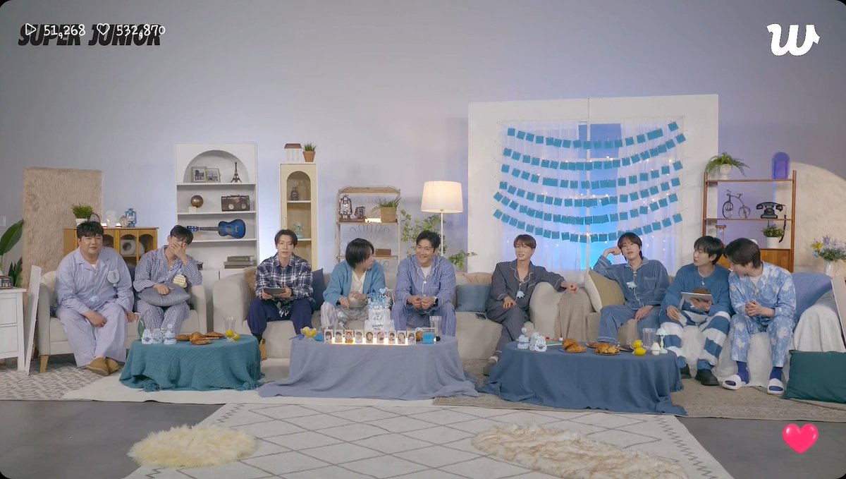 Super Junior's anniversary live

2021                                     2024