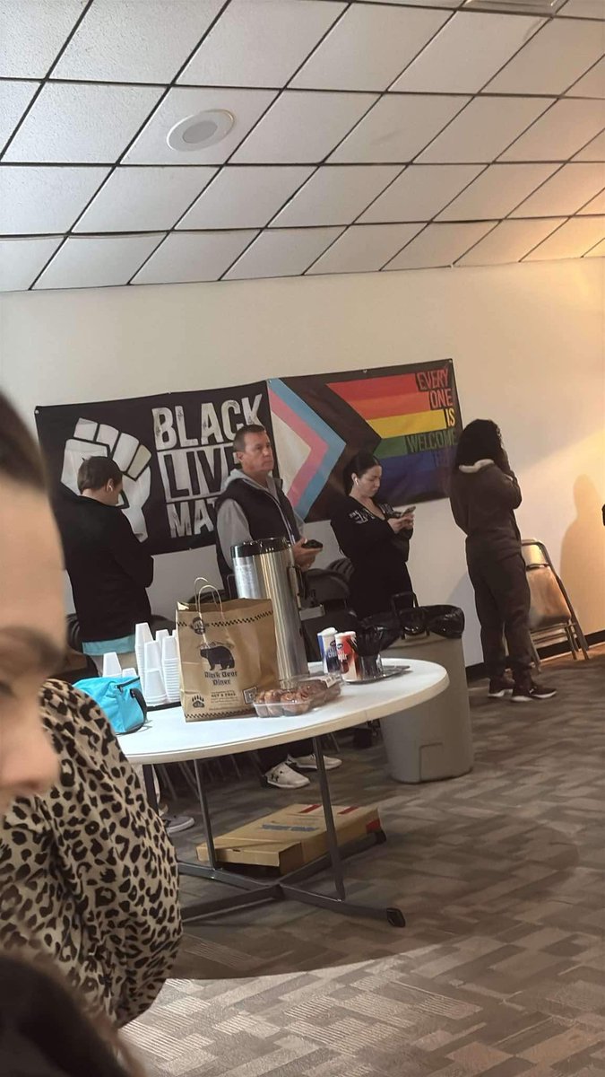 lanebrown_3's tweet image. Polling place in Oklahoma City. 

New Covenant Christian Church. 

This is not okay.