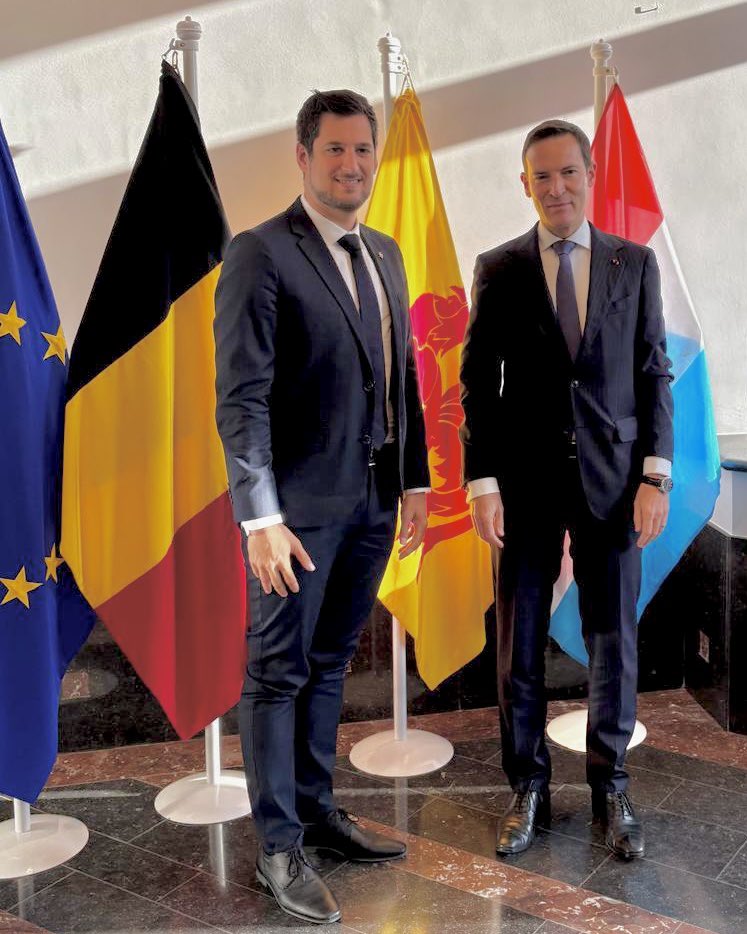 Honoré d'avoir été reçu ce matin à #Namur par le Ministre-Président de la #Wallonie <a href="/ADolimont/">Adrien Dolimont</a> . Merci pour cet échange très riche sur les relations bilatérales et transfrontalières entre la Wallonie et le 🇱🇺, ainsi que sur la future Présidence wallonne de la Grande-Région.