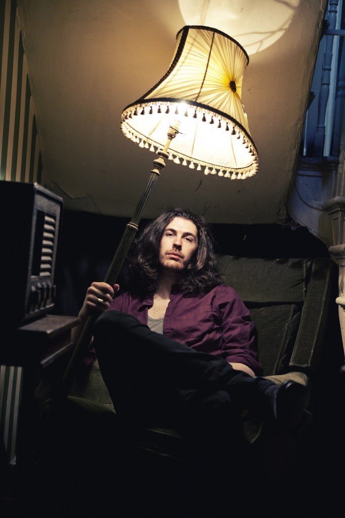 better not be hozier holding a cunty lamp when i get there