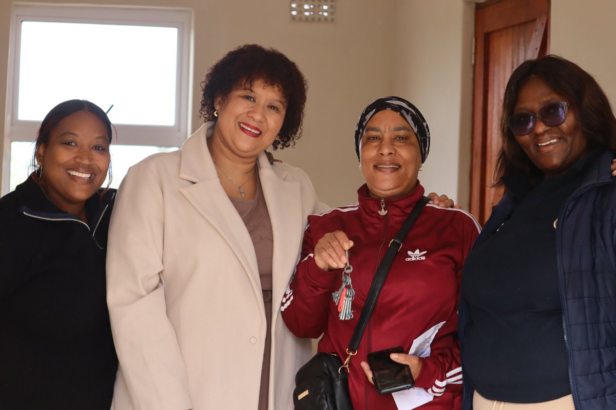 bitou_muni's tweet image. IN PICS | Bitou Municipality Handover houses as part to the Ebenezer Housing Development in Ward 4.

#tobethebesttogether #mymunicipalitymyresource #Bitouupdates #BitouServiceDelivery

READ MORE:  bitou.gov.za/node/1971