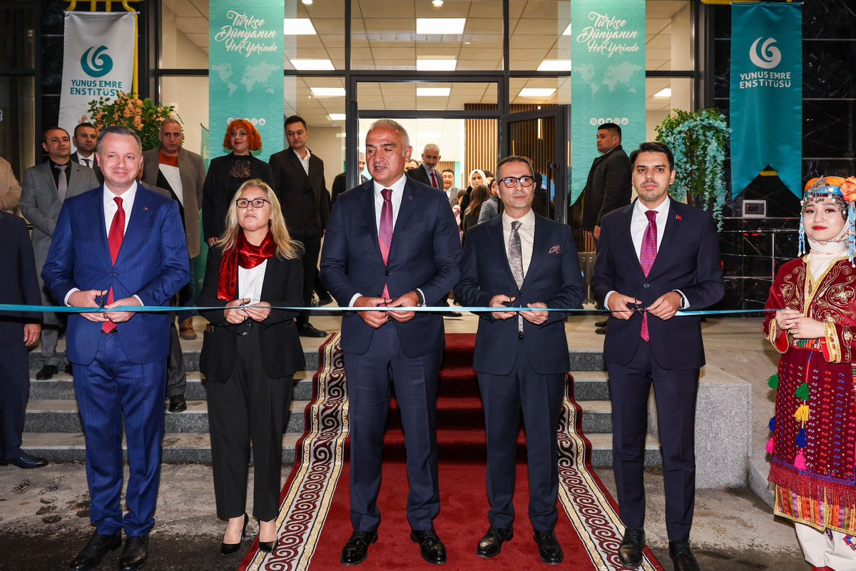 Cumhurbaşkanımız Sayın <a href="/RTErdogan/">Recep Tayyip Erdoğan</a>’a eşlik ettiğimiz Kırgızistan ziyaretimizde, dost ve kardeş Kırgızistan ile kültürel bağlarımızı daha da güçlendiren önemli açılışlara imza attık.

Kırgızistan-Türkiye Manas Üniversitesi’ne kazandırılan 110 yeni tesis ve eserin yanısıra Türk