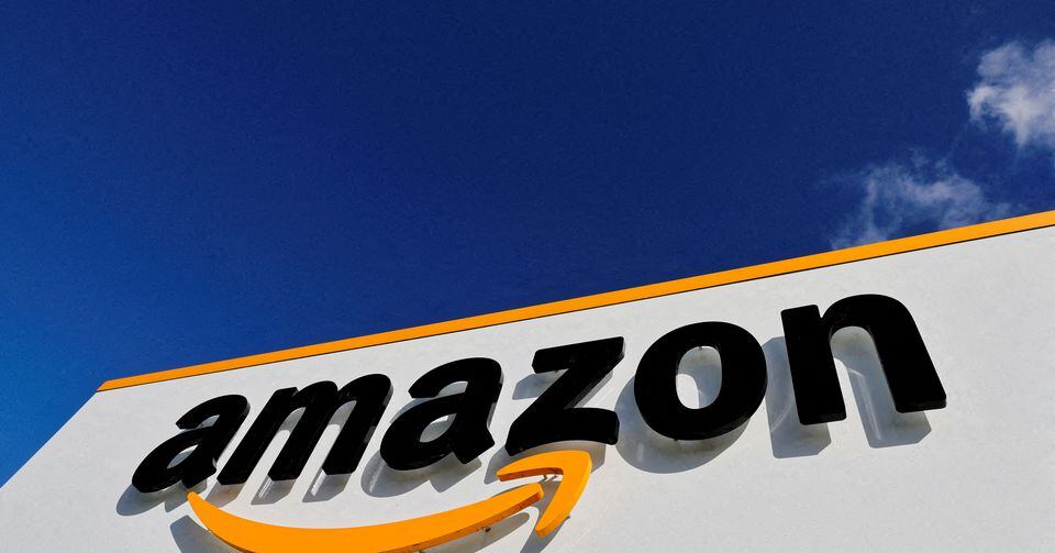 Street_Insider's tweet photo. Amazon $AMZN backs Talen nuclear deal despite regulatory rejection - Bloomberg News

https://t.co/j89u8RrJ4j https://t.co/L3pENPZhpU