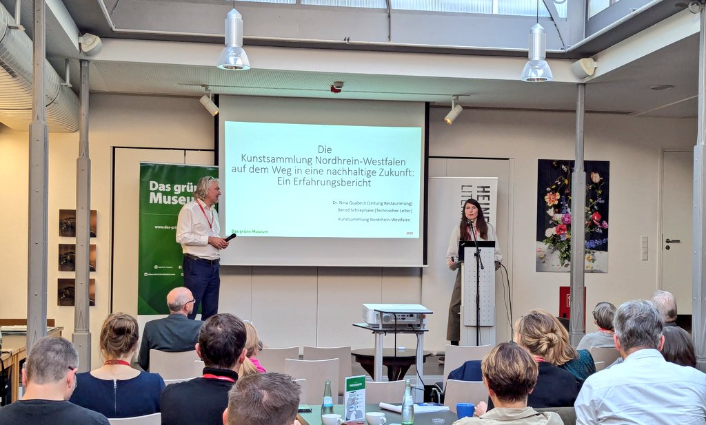 Heimspiel: #Nachhaltigkeit im #Museum: Die <a href="/kunstsammlngnrw/">Kunstsammlung Nordrhein-Westfalen</a> zeigt, wie der Umstieg auf LED, Klimabilanzierung &amp; der Klima-Korridor die Zukunft der Kunst bewahren können. Ein Erfahrungsbericht von Dr. Nina Quabeck &amp; Bernd Schliephake. #dasgrünemuseum  #KunstsammlungNRW #museum